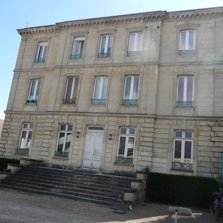 Studio Dans Charmante Batisse De Maitre Compiegnoise Compiègne Eksteriør billede