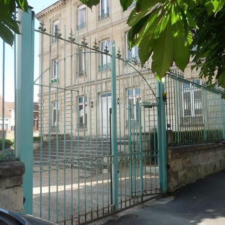 Studio Dans Charmante Batisse De Maitre Compiegnoise Compiègne Eksteriør billede
