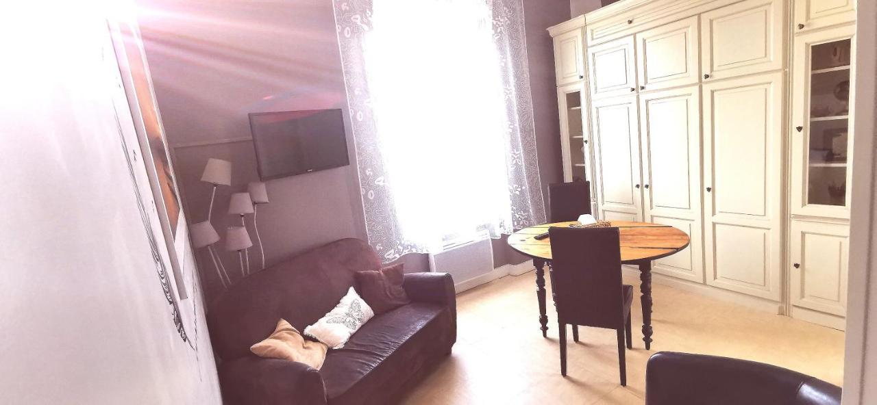 Studio Dans Charmante Batisse De Maitre Compiegnoise Compiègne Eksteriør billede